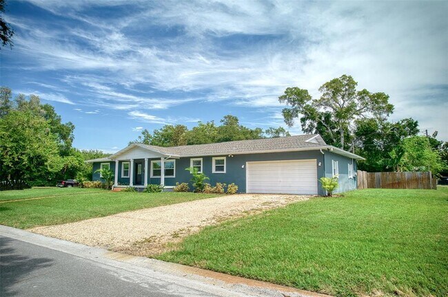 Photo - 555 54th St N