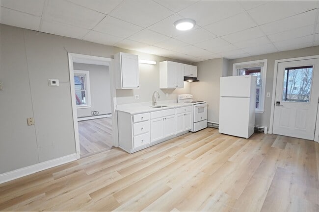 Photo - 175 School St Unidad 2