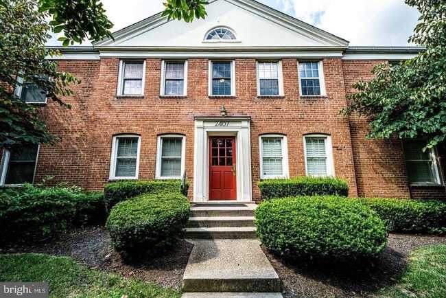 Photo - 2407 Arlington Blvd Apartamento Unidad 202