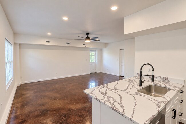 1621 Fremont Pl