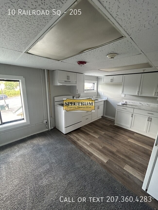 Building Photo - 10 Railroad Square Unit 205