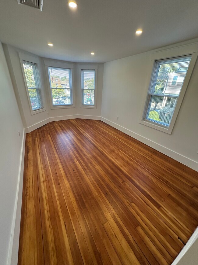 Photo - 452 Centre St Unit 2