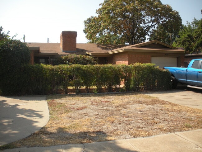 front yard - 3823 51st St Unidad B Rental
