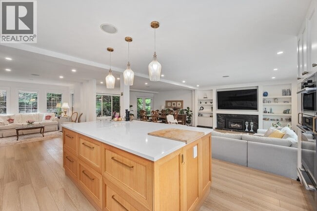 Photo - 1390 Lawson Ave