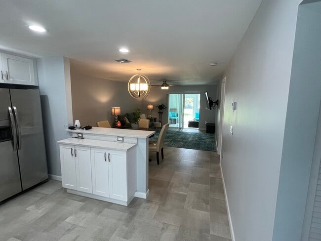 Photo - 401 SW Natura Ave