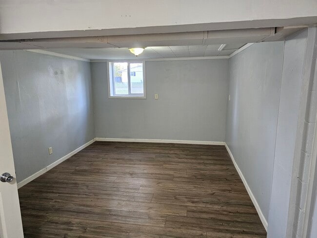 Photo - 471 Vincent Ave