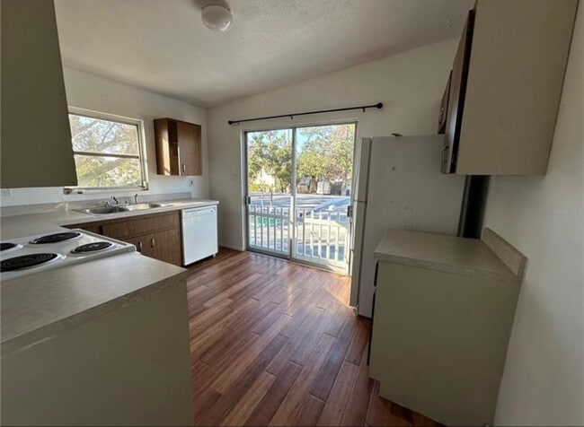 Photo - 704 38th St W Unit Apt A