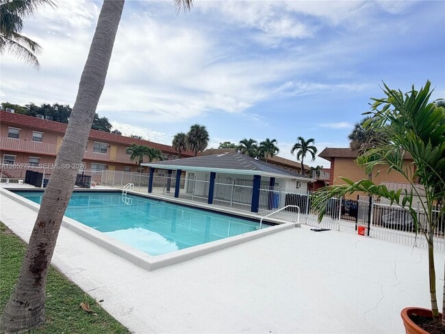 Photo - 101 NE 41st St Unidad B35