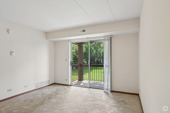 1BR, 1BA - Ashley - Living Room - Orchard Lakes Apartments