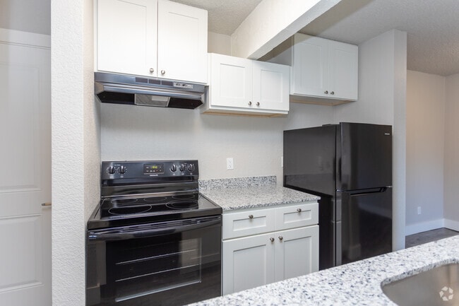 2BR, 1BA - 841SF