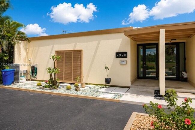 Photo - 7020 Crown Gate Dr
