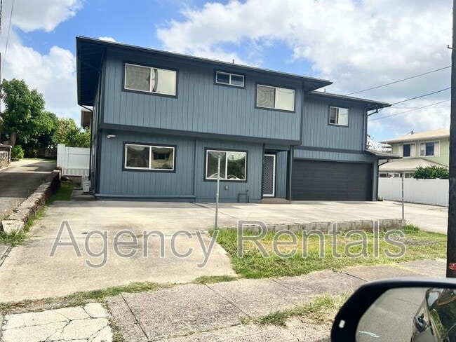 Building Photo - 1129 1st Ave Unit Downstairs