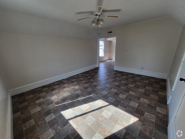 Building Photo - 624 Jefferson St NE Unit #2 Rental