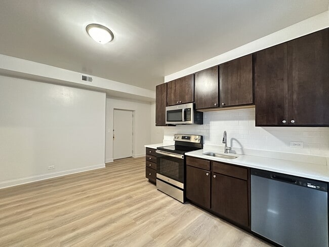 Photo - 2323 N Kedzie Blvd Unidad 2