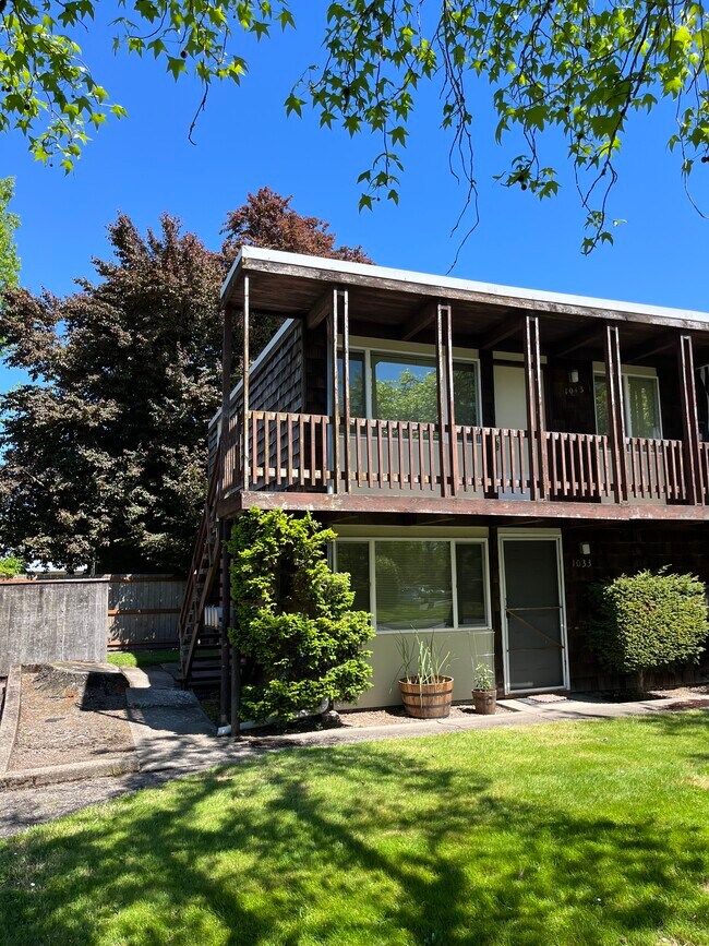 1033 SW Western Blvd Apartments Corvallis, OR