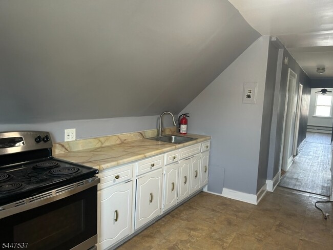 14 Bergen Ave