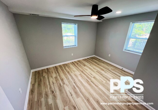 Photo - 605 Paines Ave NW