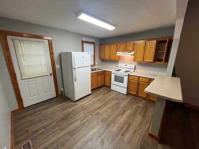 Photo - 4217 Snake Rd