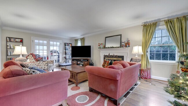 Photo - 4051 N Stuart St