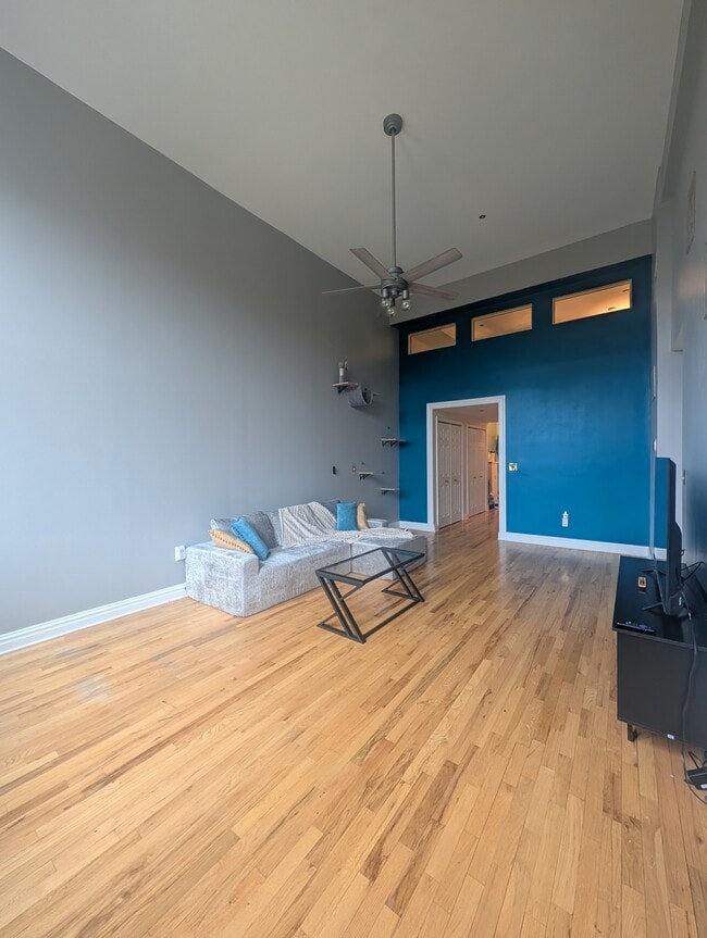 living room - 518 Gregory Ave Unit A320