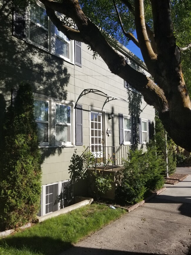 Building Photo - 1010 N 24th Street Unit 6