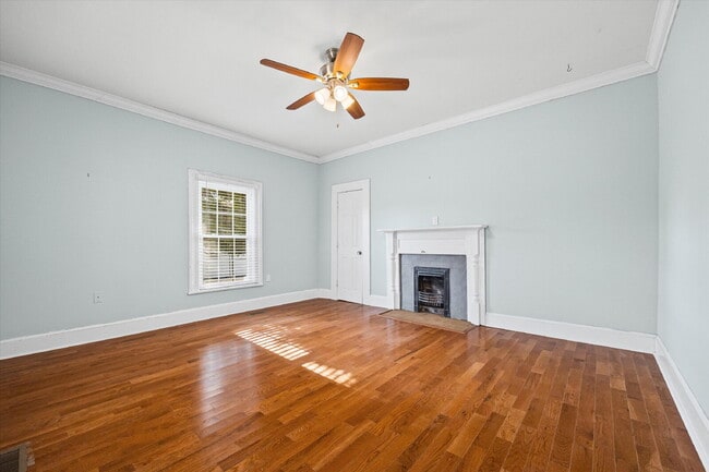 Photo - 512 Banks St