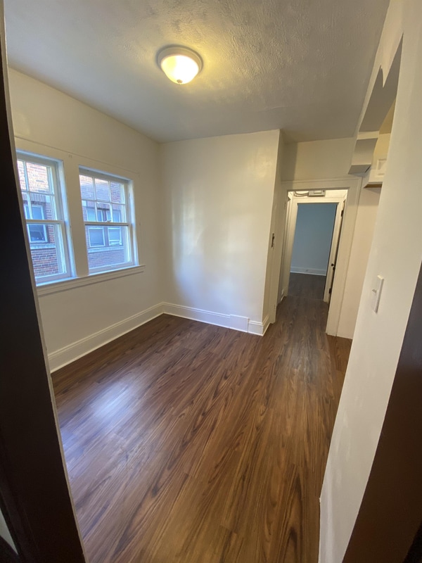 Photo - 1442 W 101st St