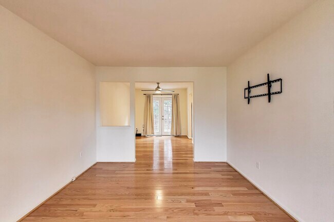 Photo - 16 Tabiona Ct