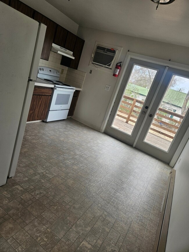 Photo - 1211 E Park Ave Unidad 1211 E. Park St.