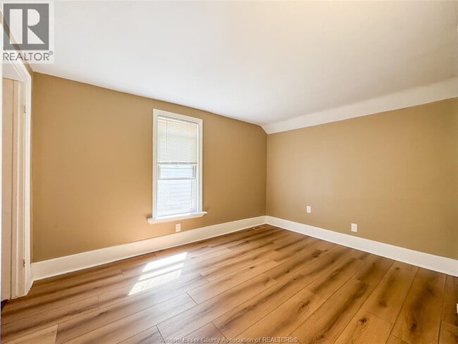 Photo - 1351 Marentette Ave