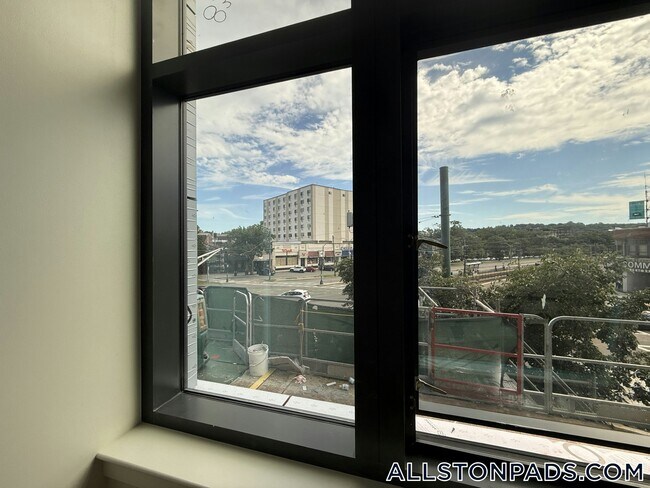 Photo - 1079 Commonwealth Ave Unidad 233
