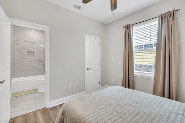 Photo - 9309 Belfast St Unit Room A