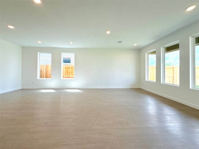 Photo - 31906 Blossom Ln