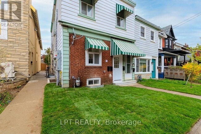 Photo - 627 Crawford St Unit B