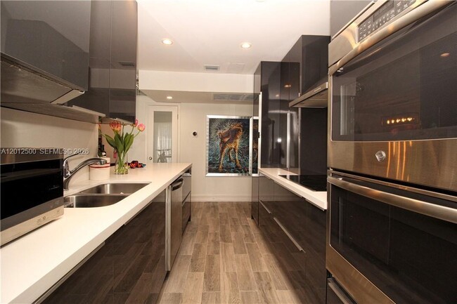 Photo - 17560 Atlantic Blvd Unit 201