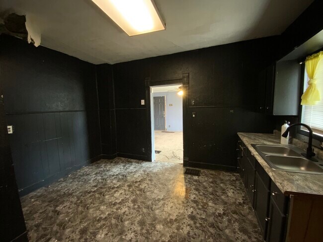 Photo - 1102 N Bowman Ave