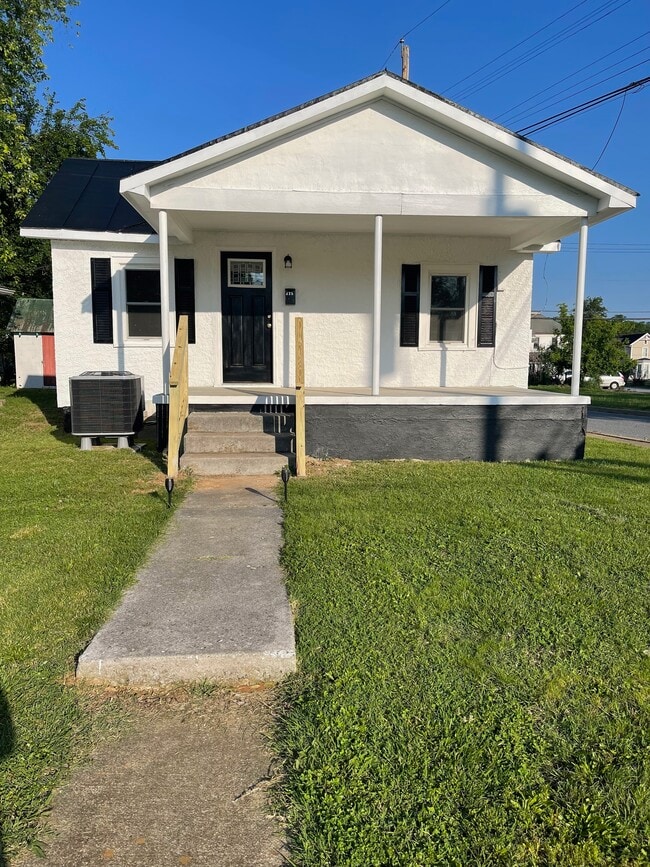 Front - 325 Pine St Casa