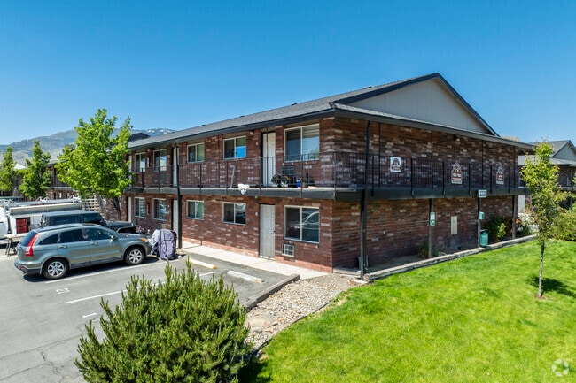 Community View - Royal Vista Apartments