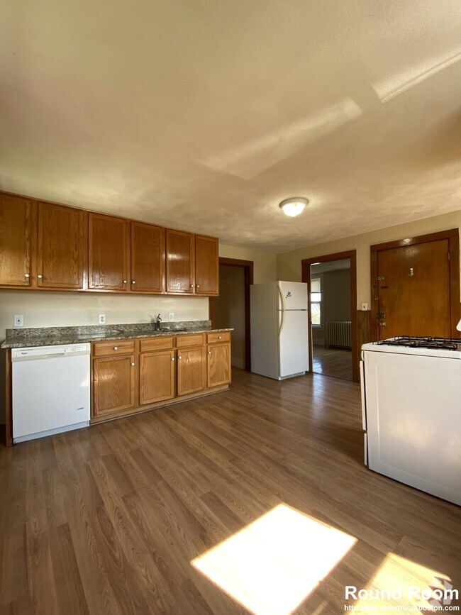 Building Photo - 51 Aldie St Unit 3 Rental