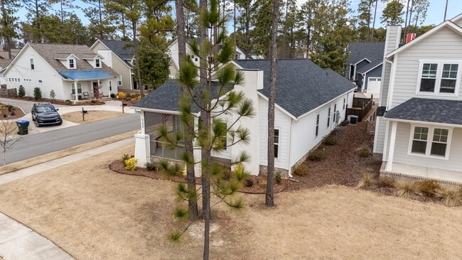 Photo - 560 Wellers Way