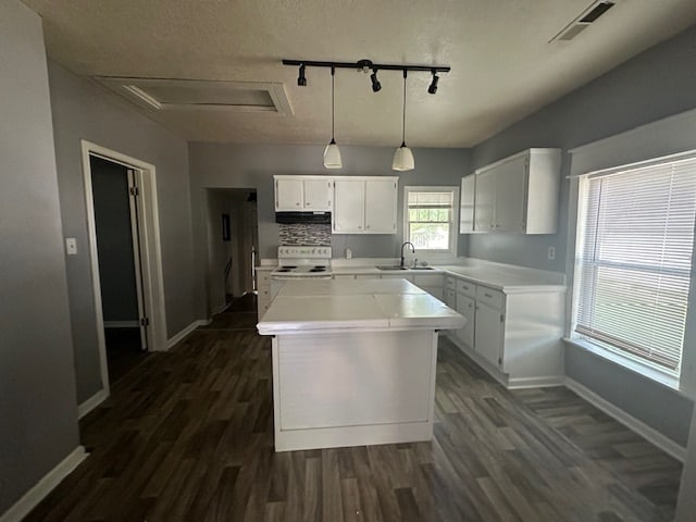 Photo - 2099 Forrest St