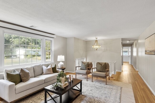 Photo - 1022 Pleasant St