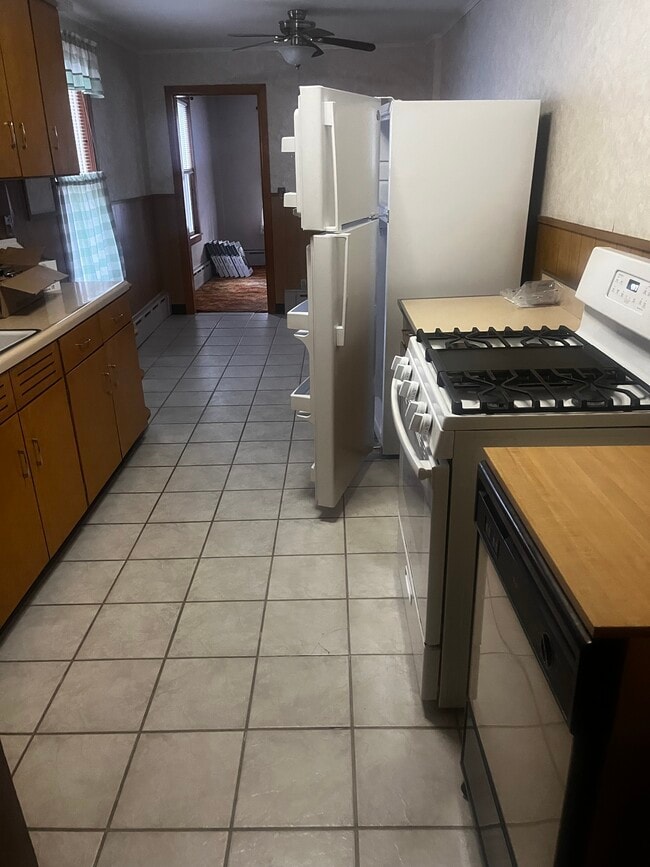 Cocina - 6967 Main St