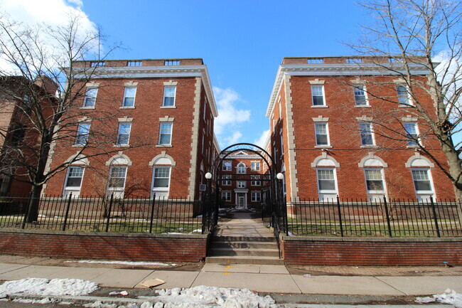 Building Photo - 47 Willard St Unit A Rental