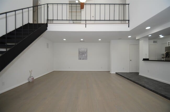 Photo - 5524 Beverly Hill St Unit 2