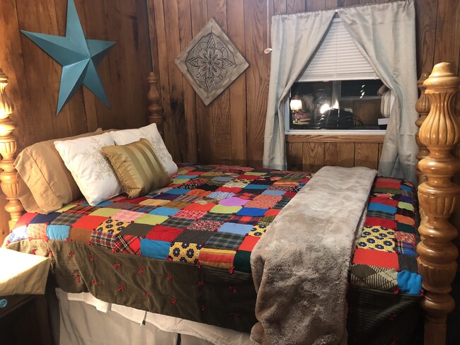 Photo - 2024 Willis Rd