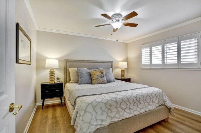 124 Oakwood Dr