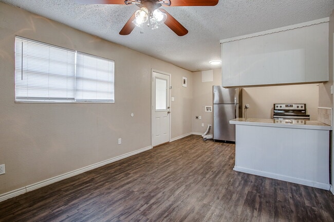 Photo - Summer 2026 Pre- lease! Cute One Bedroom near Medical and TTU