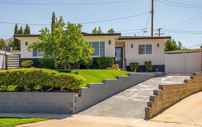 Building Photo - 11110 Odell Ave Rental