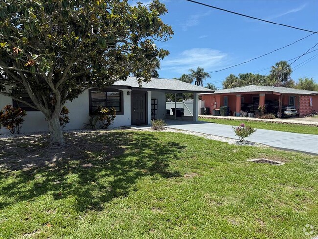 Building Photo - 2130 Cass St Rental